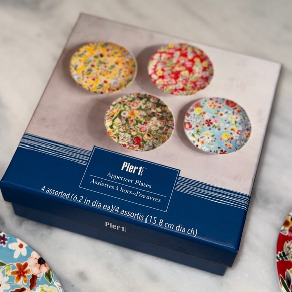 Pier 1 Imports Set of 4 Floral with Ladybugs 6.2”Appetizer Plates New Not Used - Picture 6 of 8